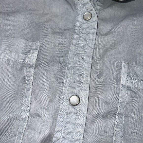 Holding Horses Anthropologie Shirt Chambray Pearl Snap Long Sleeve Collar Small - Picture 2 of 4